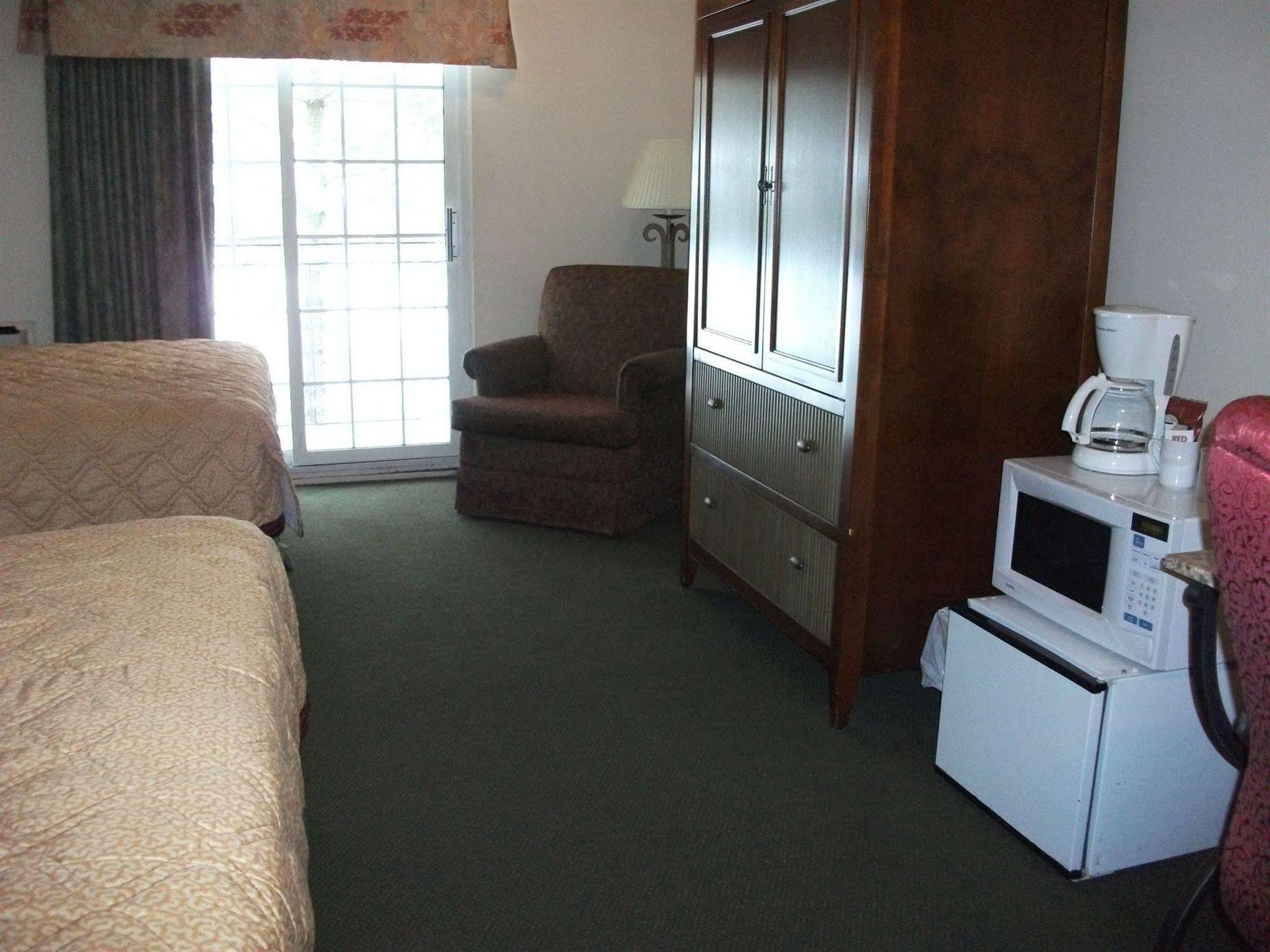 Travelodge By Wyndham Wasaga Beach Eksteriør bilde